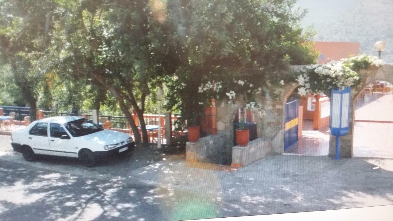 Auberge Bab Imouzer Tagherat Anekrim Esterno foto